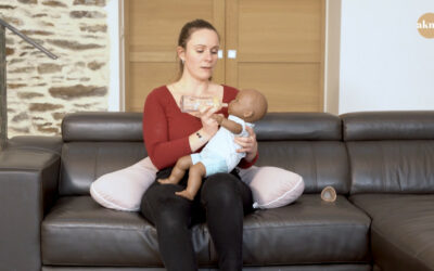 Vidéo : comment nourrir confortablement son bébé ?